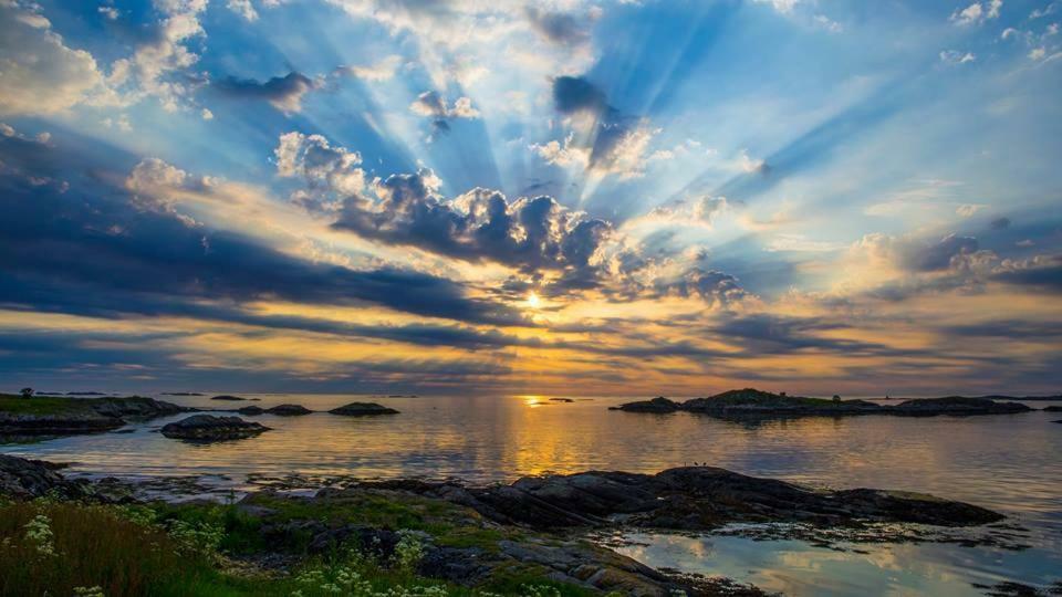 Leite Gard Near Atlantic Road In Hustadvika Lyngstad Exteriér fotografie