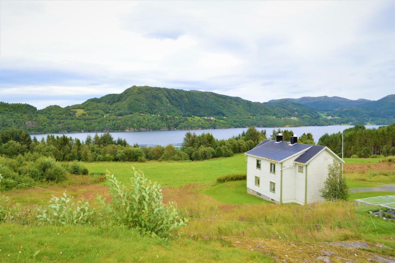 Leite Gard Near Atlantic Road In Hustadvika Lyngstad Exteriér fotografie